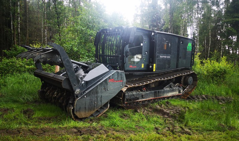 large self-propelled forestry mulcher