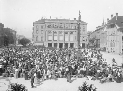 Markt auf dem Bundesplatz in Bern