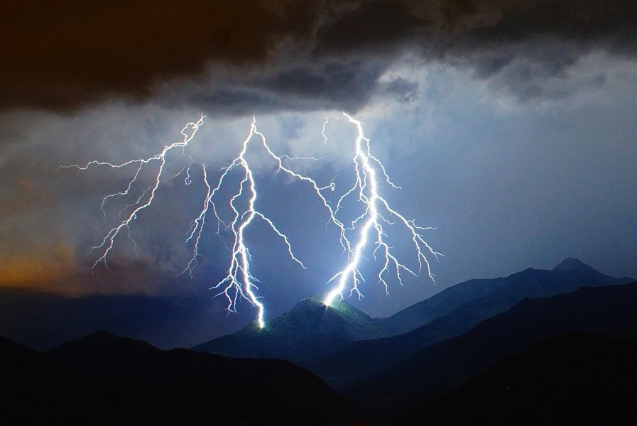 Blitzschlag im Sommer
