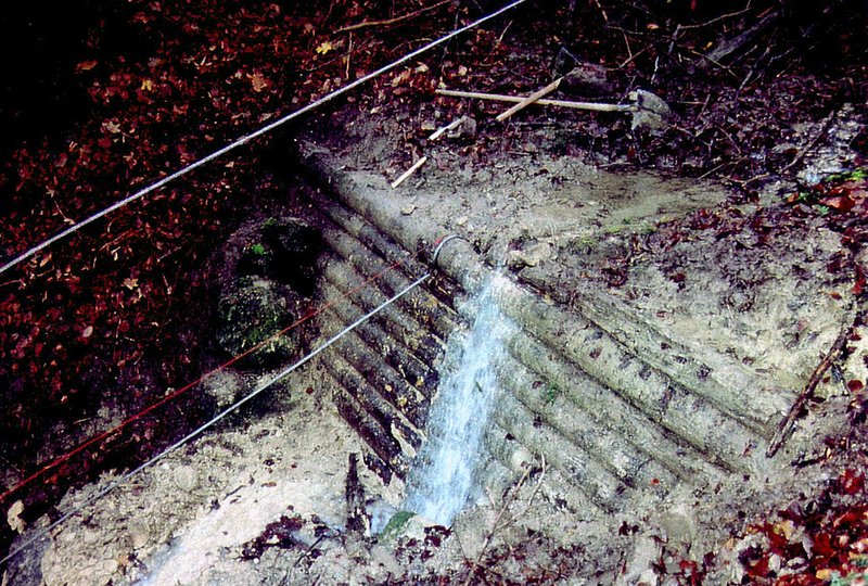 Failure tests on a one-walled timber dam