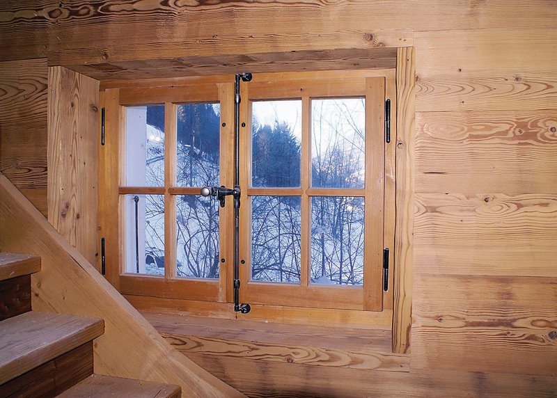  Impiego di pino trattato termicamente per rivestimenti interni