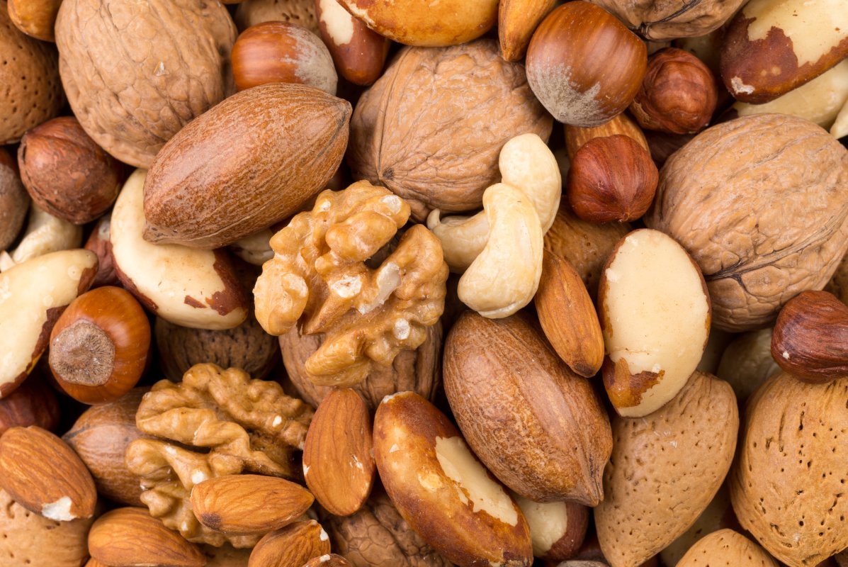 verschiedene Nüsse in loser Schüttung