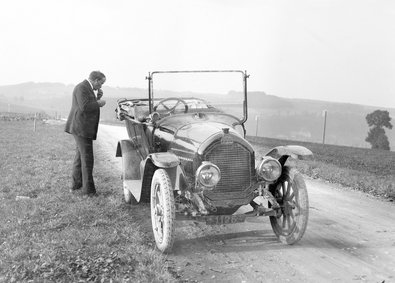 historische Auto der Marke Peugeot
