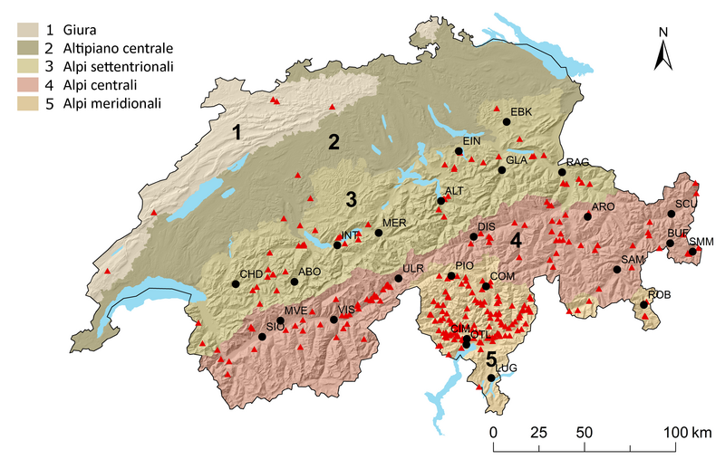 Ubicazione delle stazioni meteorologiche utilizzate e dei fulmini registrati