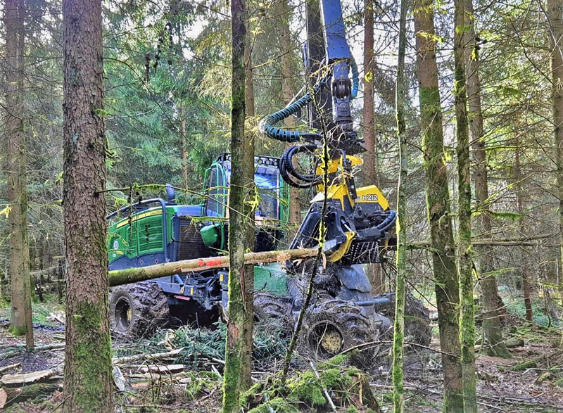 Harvester John Deere 1270 G des Forstlichen Bildungszentrums in Arnsberg